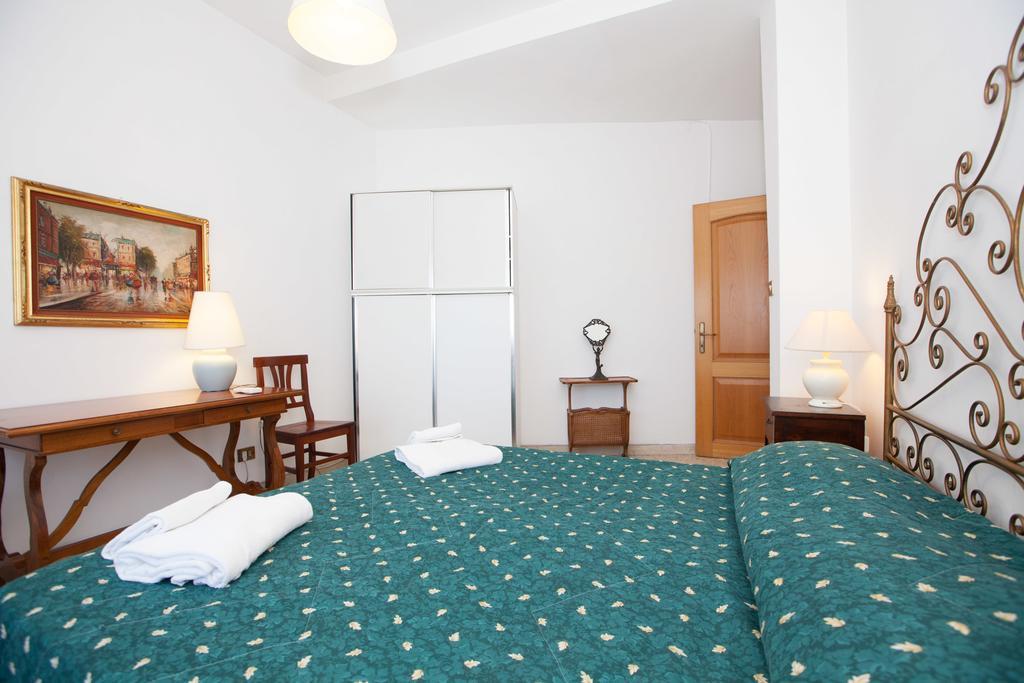 Devoti Roma
